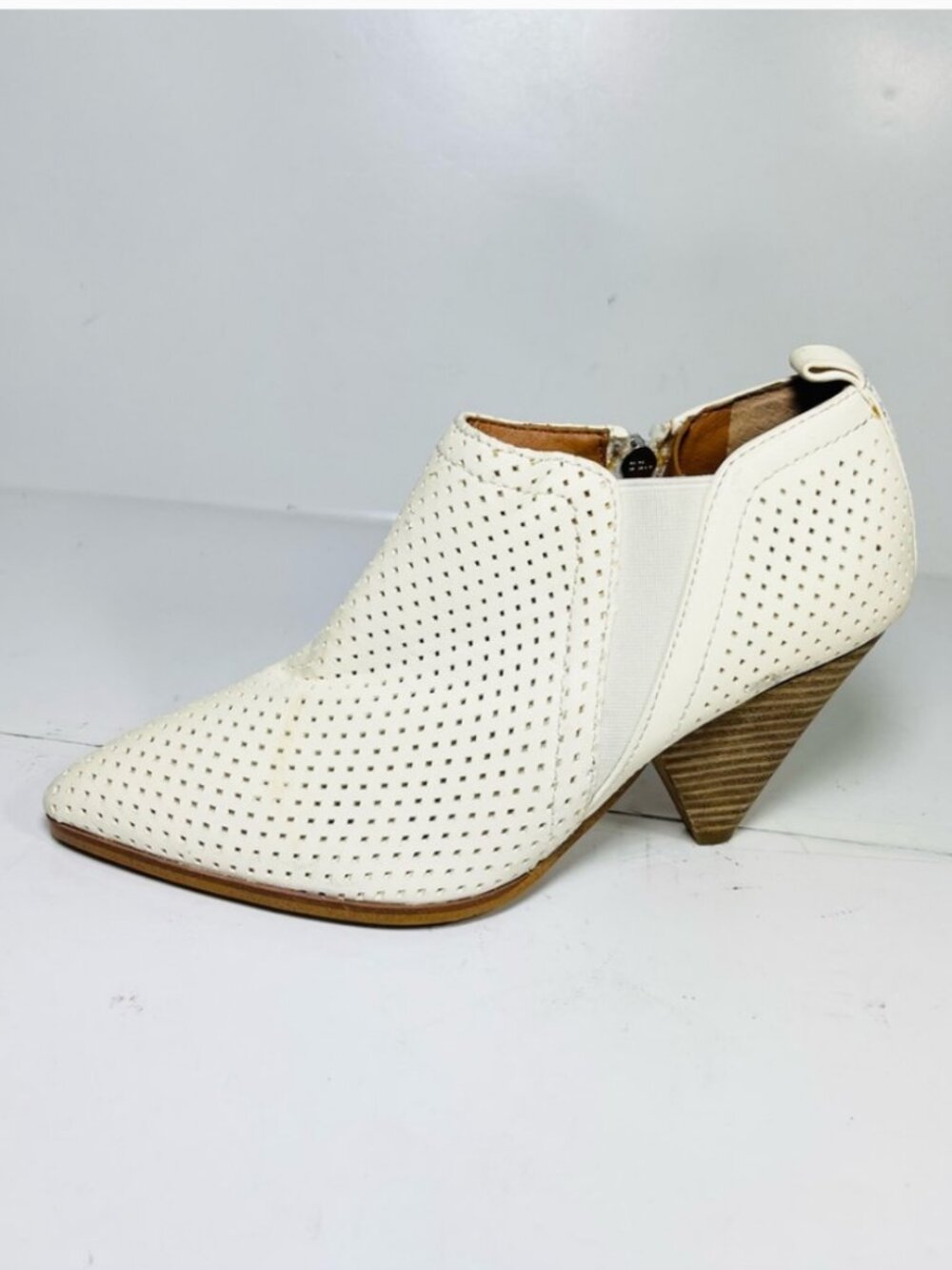 Sarto SZ7 Newbury Ivory Leather Ankle Boot Perforated Modern Minimalist Retro Y2